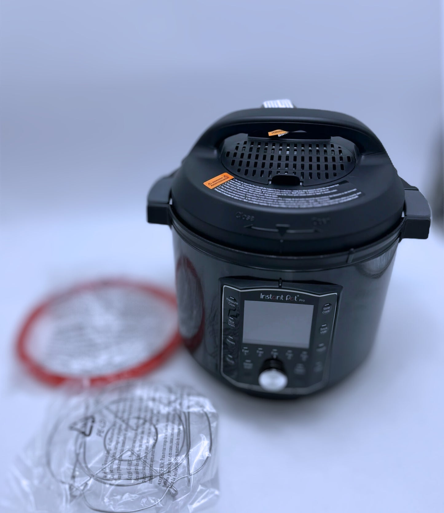 Instant Pot Pro 6-Quart Electric Pressure Cooker, 10-in-1  - Black